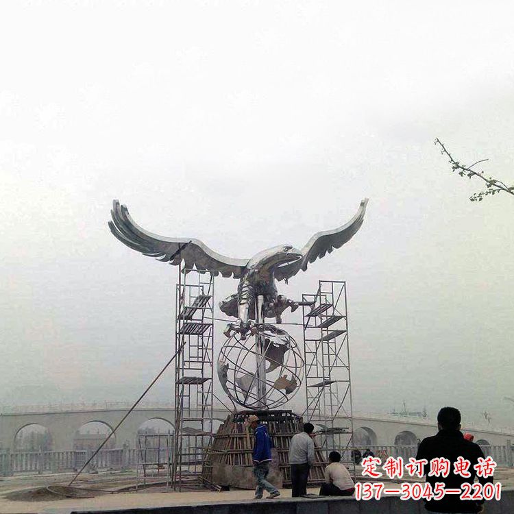 温州翱翔于天老鹰不锈钢雕塑