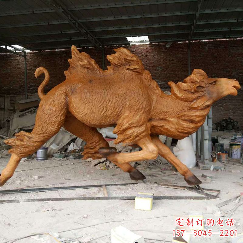 温州奔跑的骆驼仿真雕塑