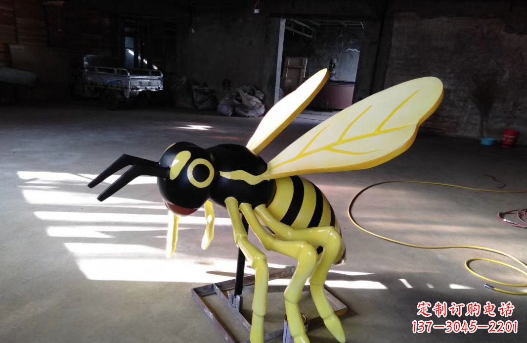 温州玻璃刚仿真蜜蜂雕塑