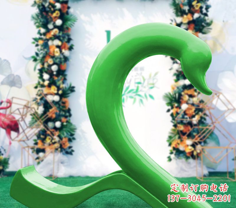 温州玻璃钢爱心天鹅雕塑(左)