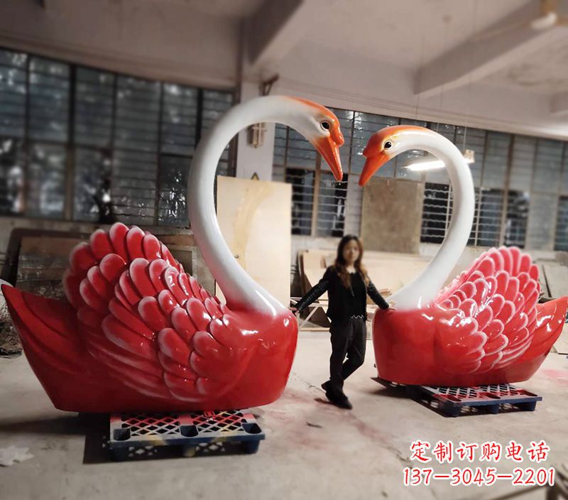 温州玻璃钢爱心天鹅门商场婚礼美陈景观摆件