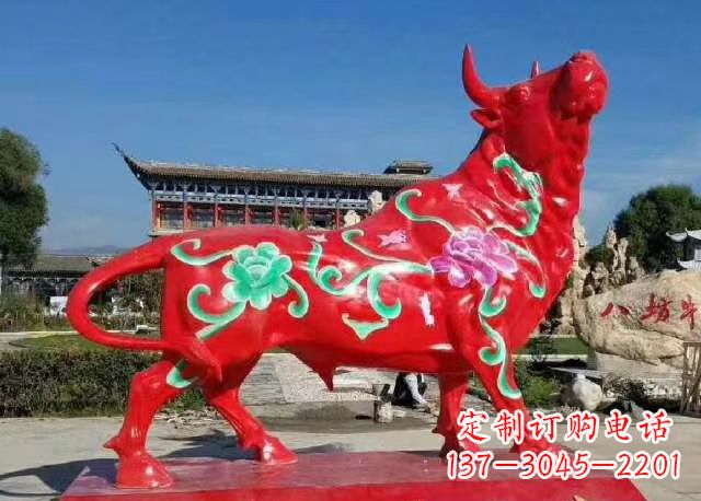 温州玻璃钢彩绘八方红牛雕塑