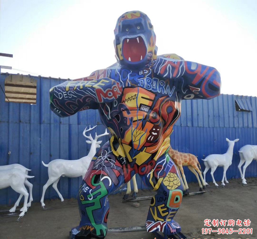 温州玻璃钢彩绘大猩猩雕塑