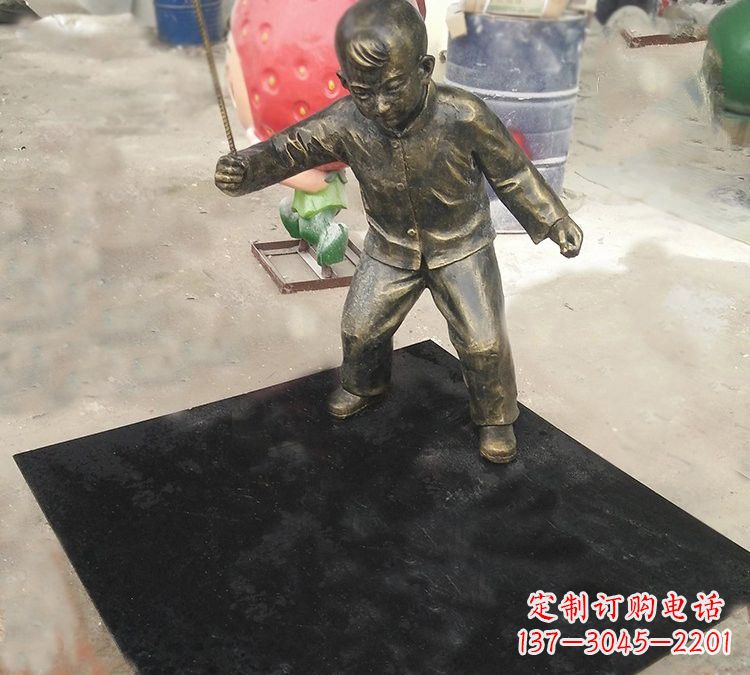 温州玻璃钢仿铜打陀螺的儿童雕塑
