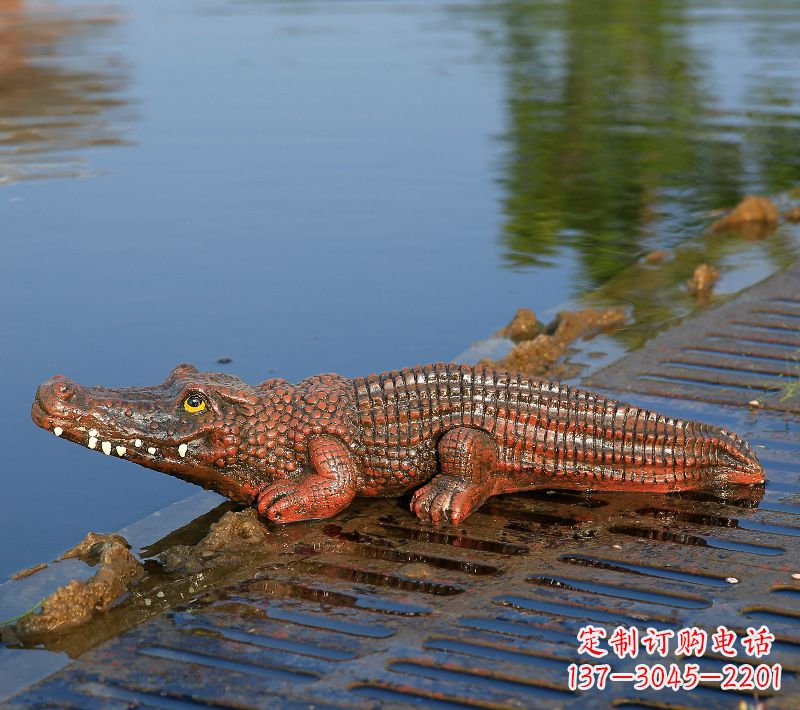 温州玻璃钢仿真鳄鱼园林水景景观动物雕塑