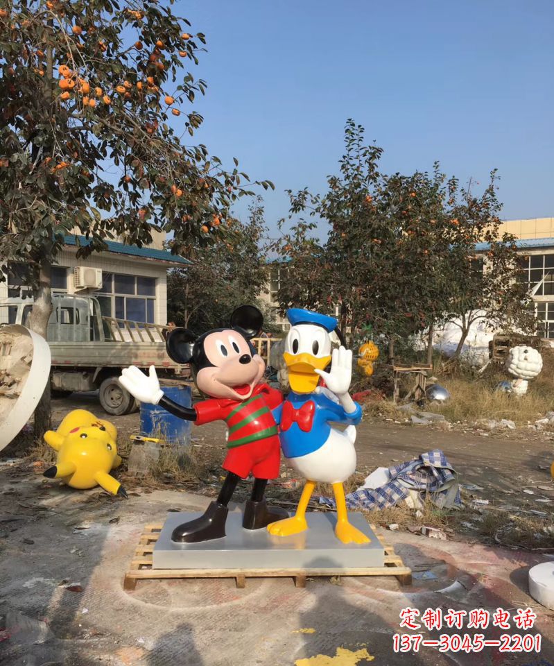 温州玻璃钢卡通唐老鸭和米老鼠雕塑公园卡通雕塑