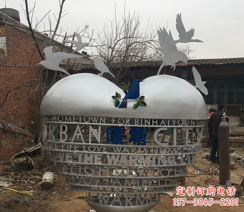 温州不锈钢爱心字母雕塑 (2)