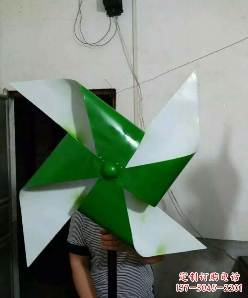 温州不锈钢彩色风车雕塑