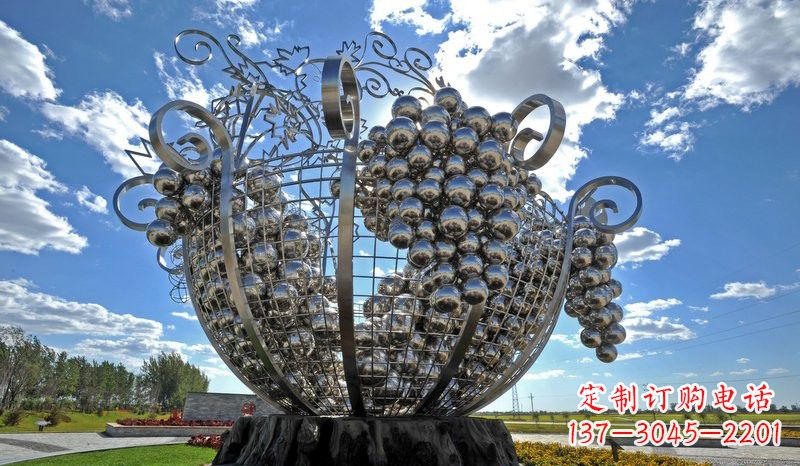 温州不锈钢葡萄雕塑——城市的艺术之美