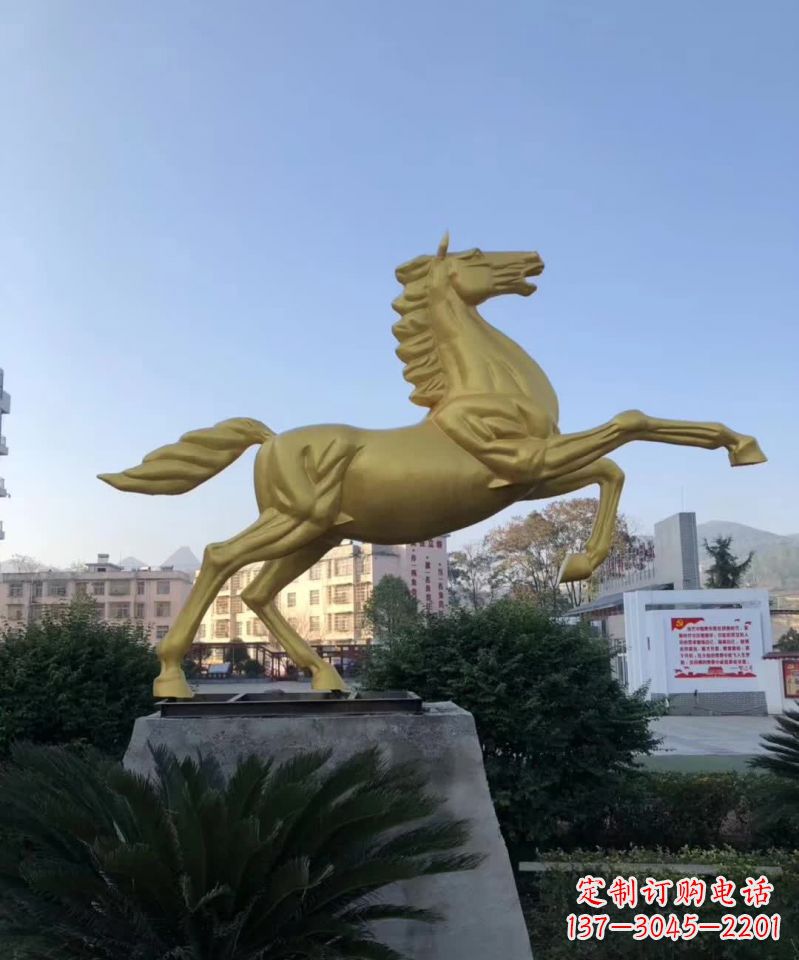 温州不锈钢城市广场的马雕塑——一个给城市带来新鲜感的艺术作品