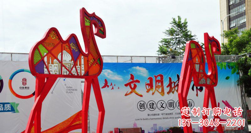 温州不锈钢抽象骆驼动物雕塑