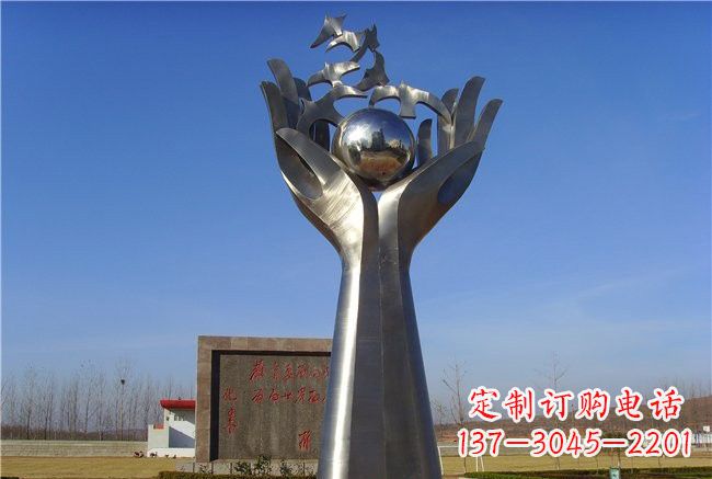 温州不锈钢抽象手托和平鸽雕塑