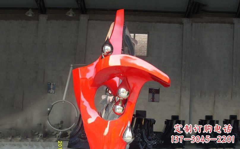 温州不锈钢抽象水滴景观雕塑