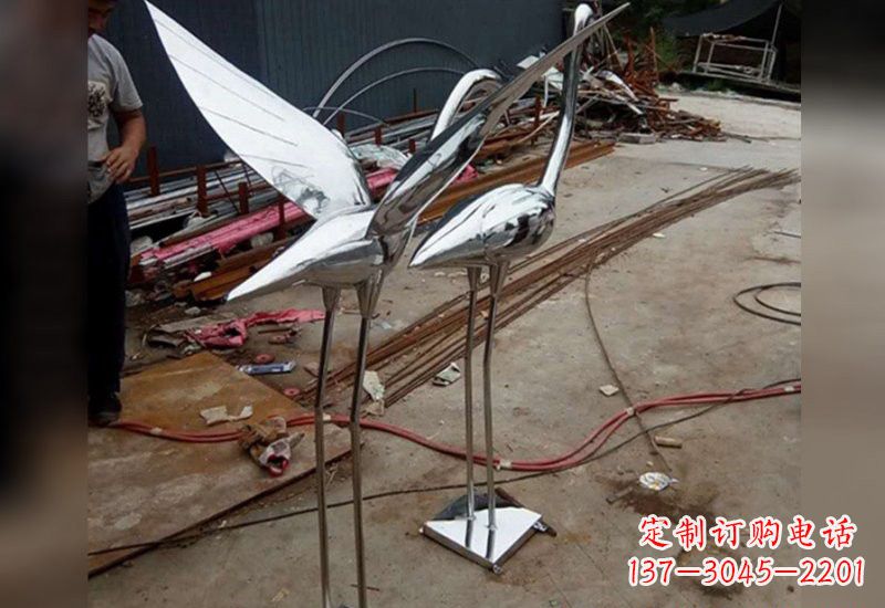 温州不锈钢抽象仙鹤雕塑2