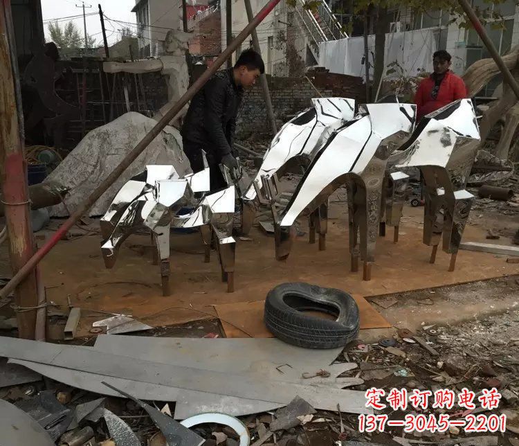 温州不锈钢抽象小马动物雕塑