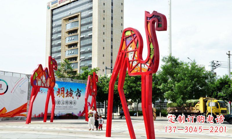 温州不锈钢大型骆驼雕塑