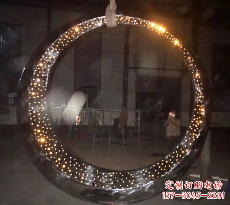 温州不锈钢发光月亮雕塑1