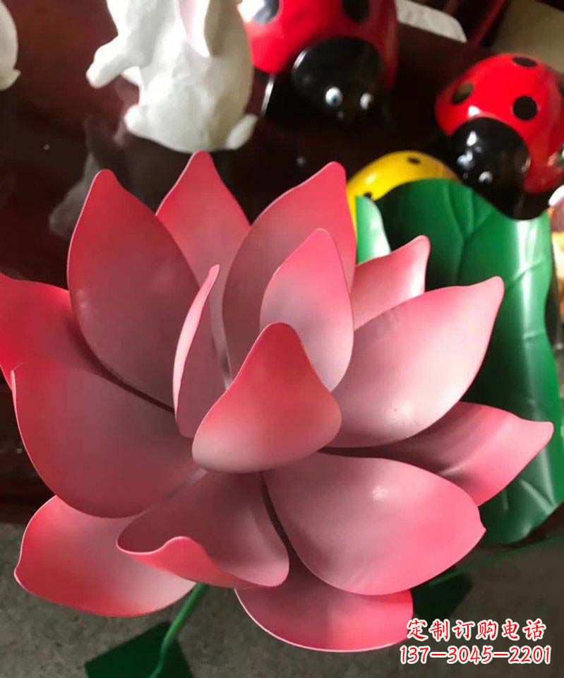 温州不锈钢仿真荷花雕塑