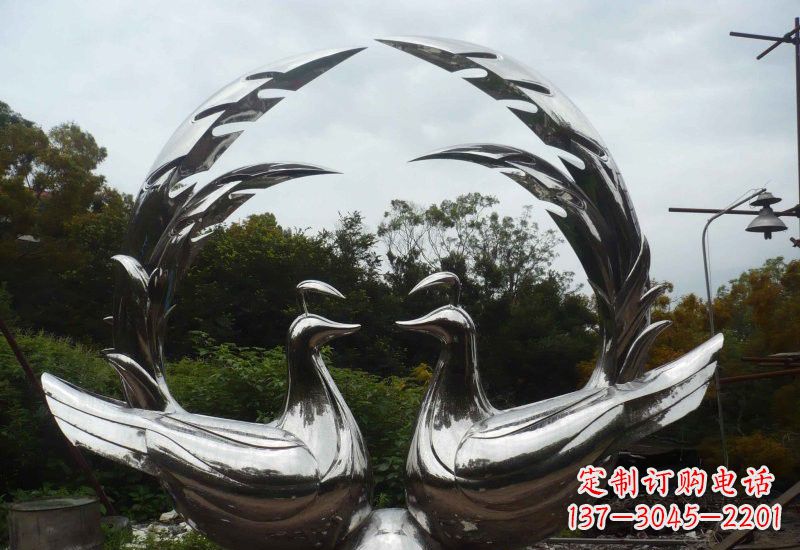 温州不锈钢公园抽象孔雀雕塑