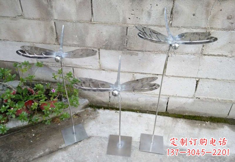 温州不锈钢公园动物镜面蜻蜓雕塑