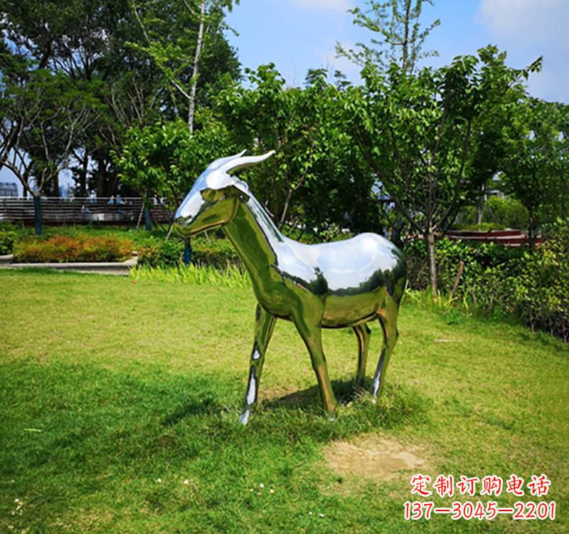 温州不锈钢公园动物镜面羊雕塑
