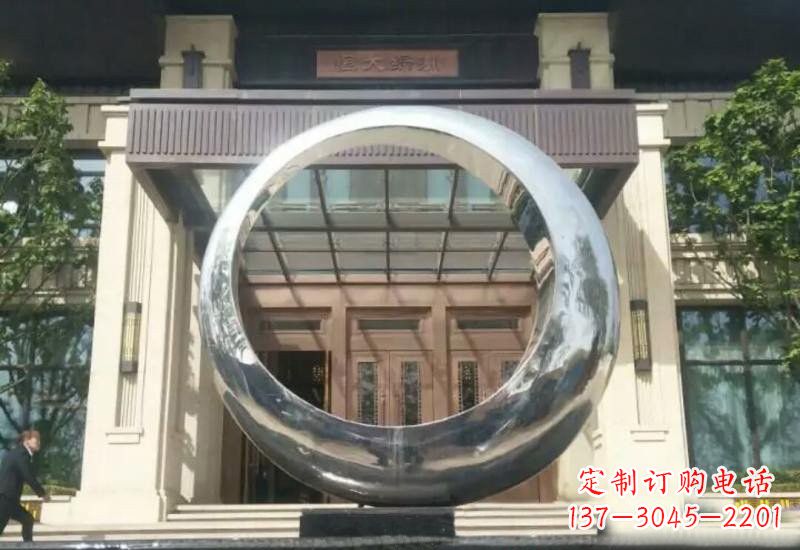 温州不锈钢公园镜面圆环雕塑