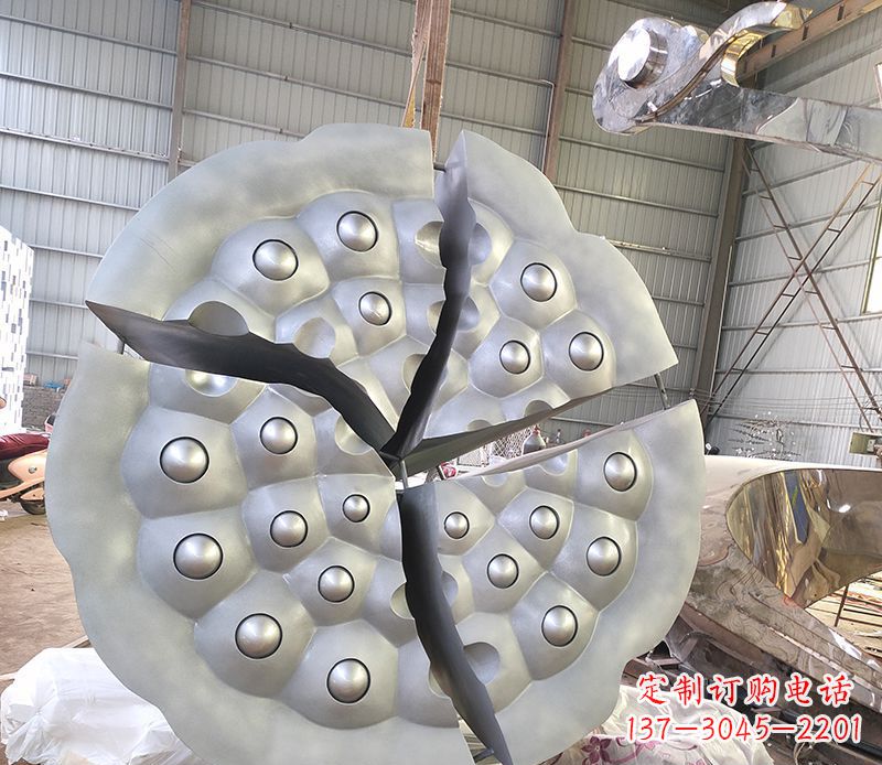 温州不锈钢公园莲蓬景观雕塑