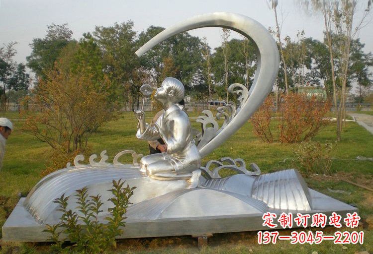 温州不锈钢公园拿花朵的儿童雕塑