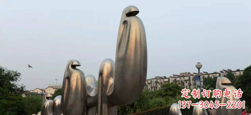 温州不锈钢广场上的骆驼雕塑