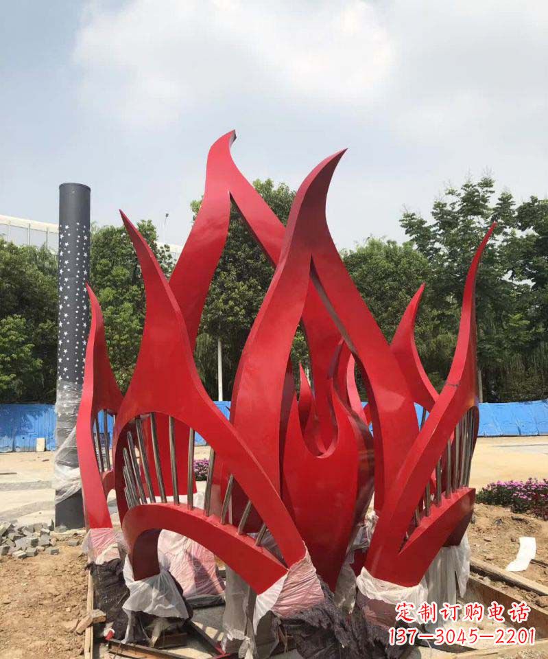 温州不锈钢广场树叶雕塑