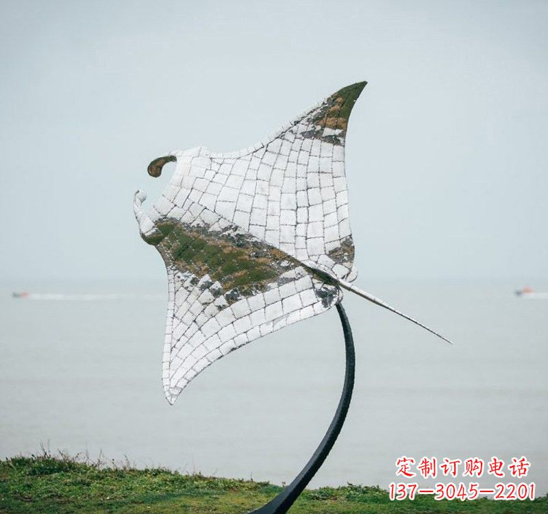 温州不锈钢海洋动物蝠鲼雕塑艺术与环保的完美结合