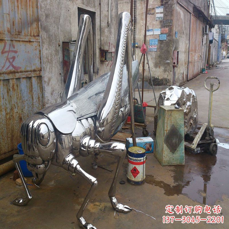 温州不锈钢蝗虫蚂蚱雕塑