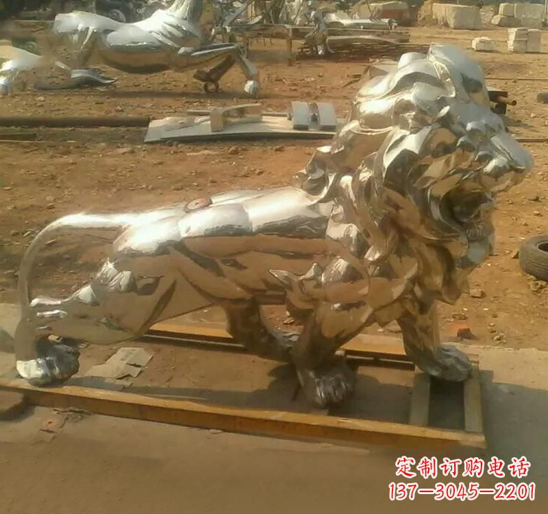 温州不锈钢狮子雕塑给空间增添生机