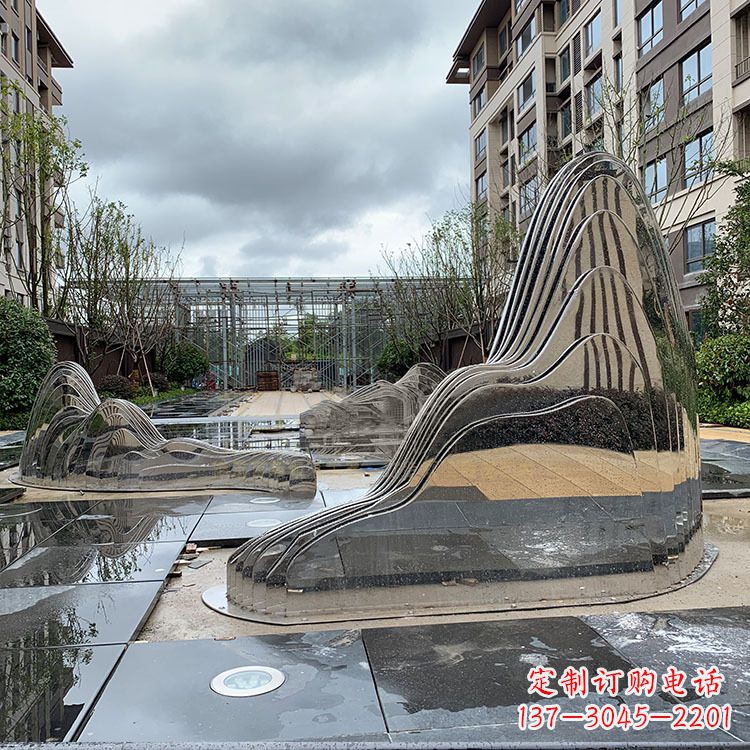 温州不锈钢镜面假山雕塑给城市带来灵动之美
