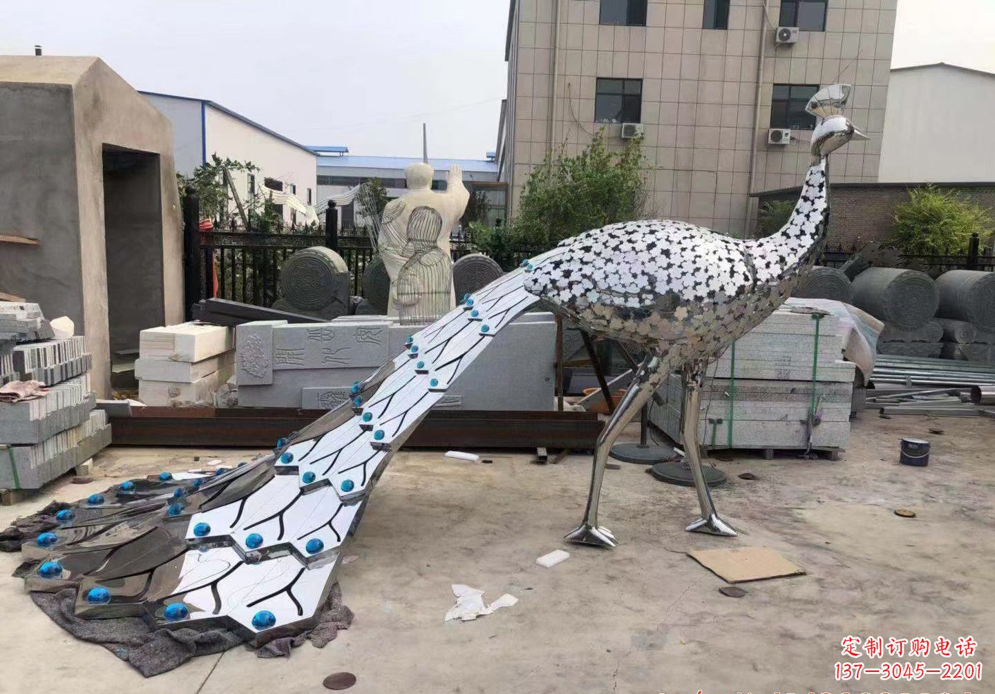 温州不锈钢孔雀景观雕塑