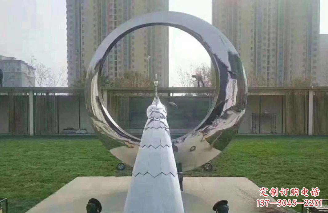 温州不锈钢孔雀圆环雕塑