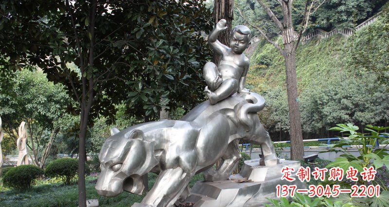 温州不锈钢老虎雕塑美丽而又可爱