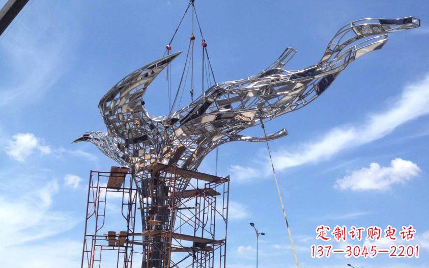 温州不锈钢镂空鸽子雕塑美丽的象征