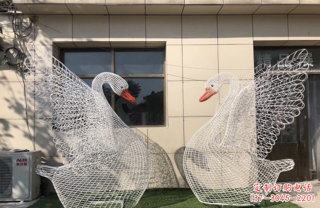 温州不锈钢镂空天鹅雕塑