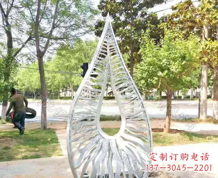 温州精致不锈钢水滴雕塑