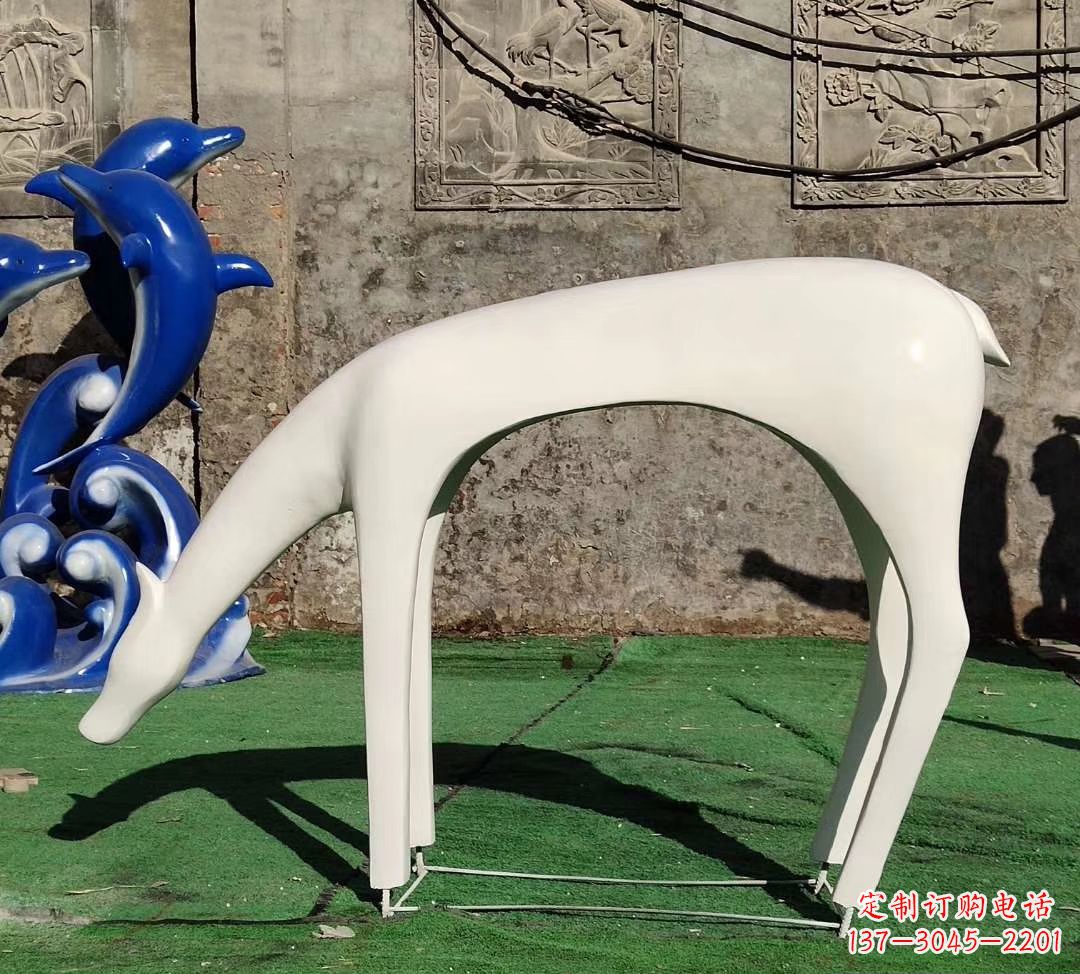 温州不锈钢喷漆艺术小鹿雕塑