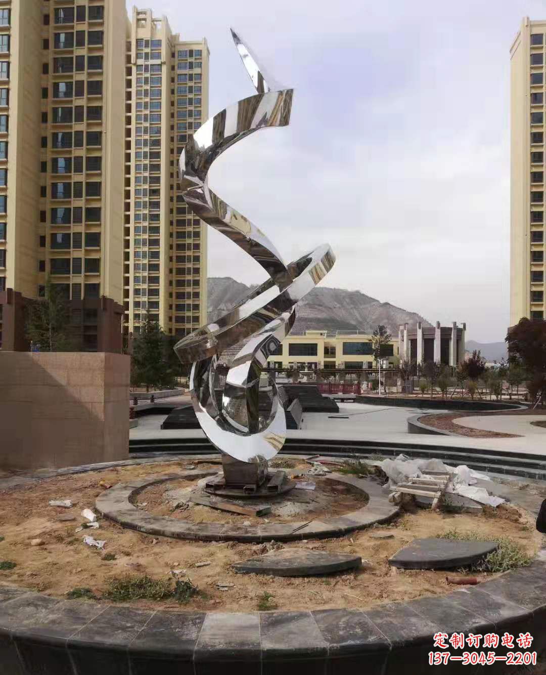 温州飘带雕塑美化城市空间的艺术