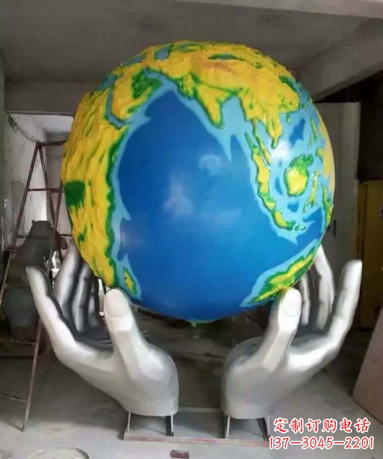 温州不锈钢手托地球景观雕塑