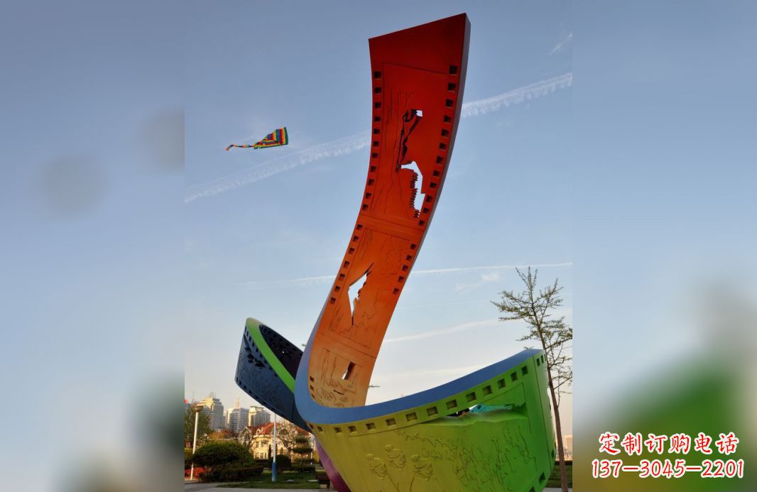 温州不锈钢五彩胶卷广场景观雕塑