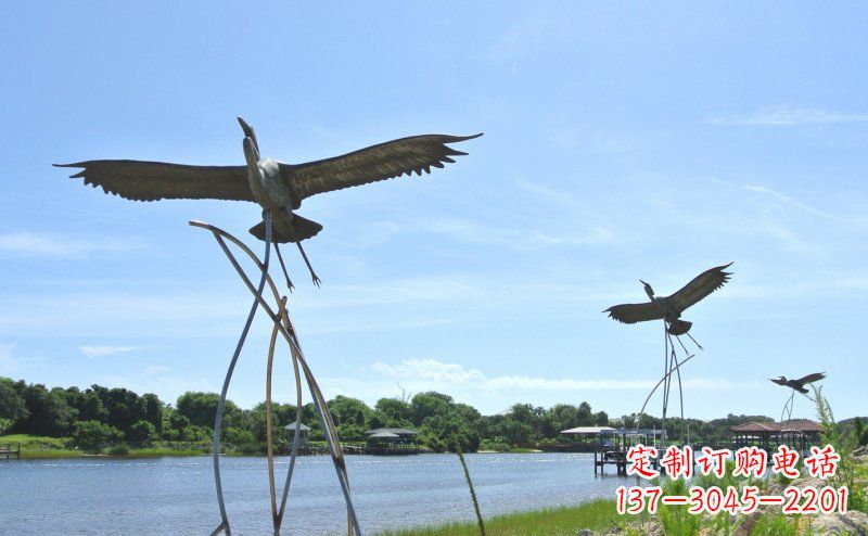 温州不锈钢仙鹤雕塑象征着自由之美