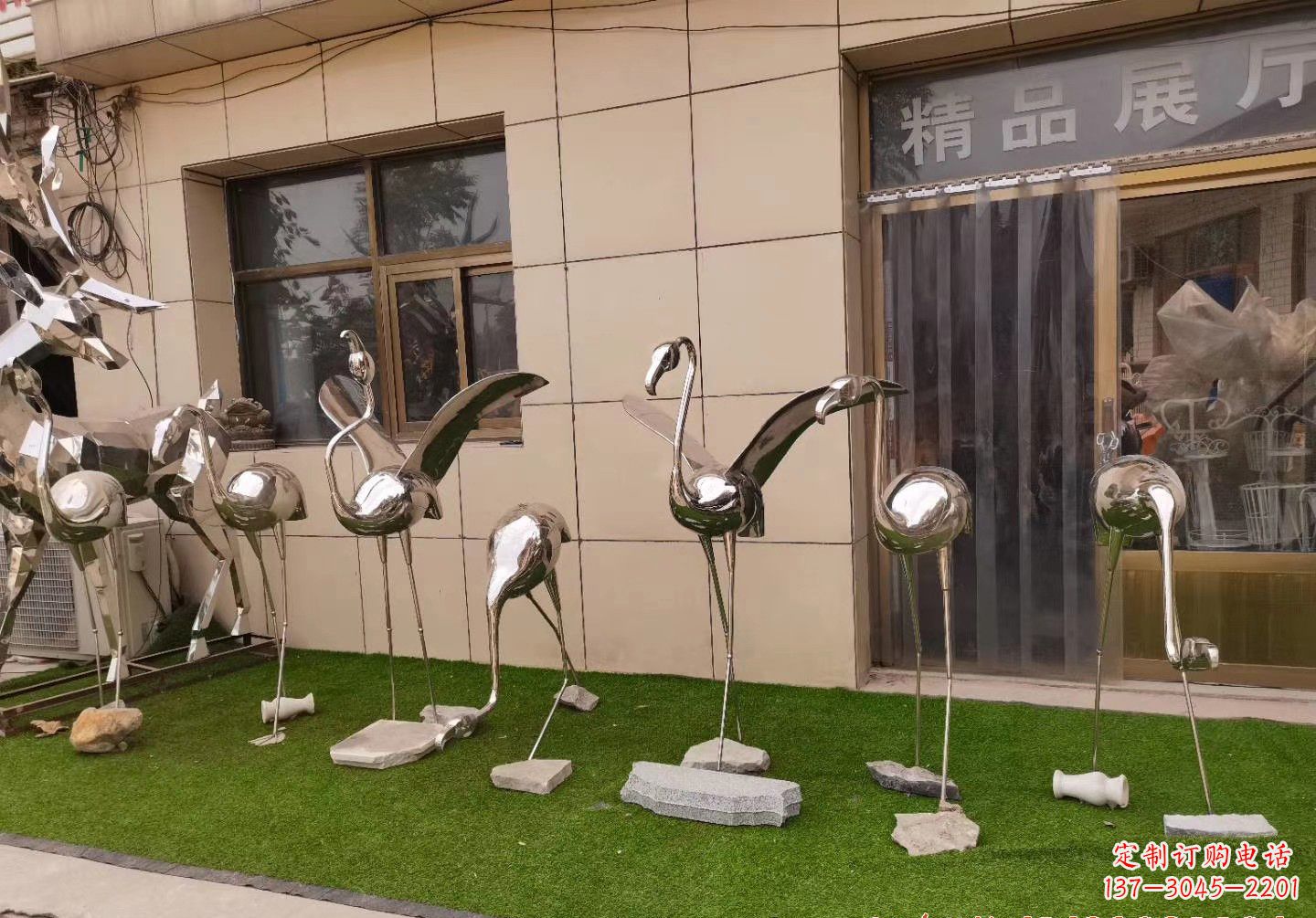 温州不锈钢仙鹤景观雕塑精美雕塑展现优美的仙鹤之美