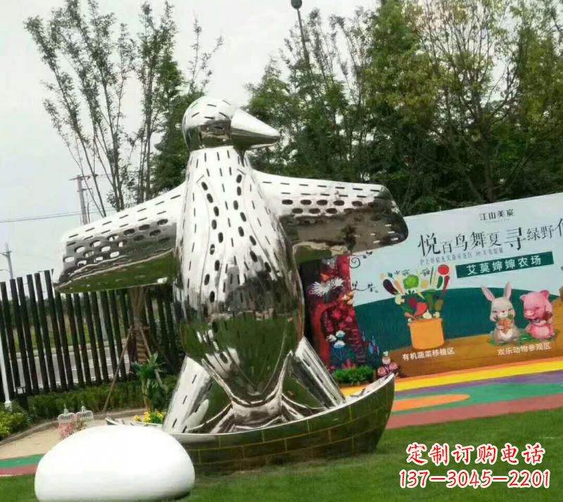 温州不锈钢现代企鹅雕塑
