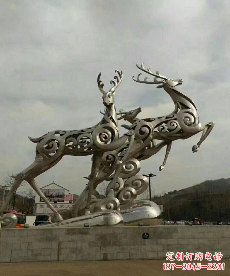 温州梅花鹿雕塑——祥云梅花鹿广场的标志