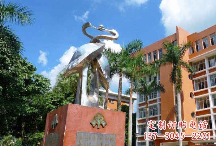 温州不锈钢仙鹤雕塑美丽而神秘