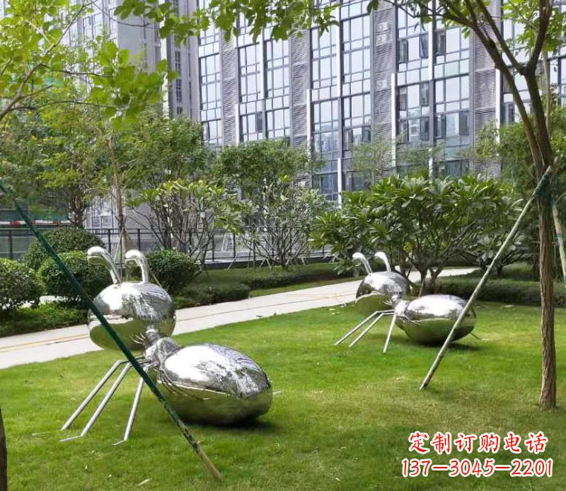 温州不锈钢小区的蚂蚁雕塑